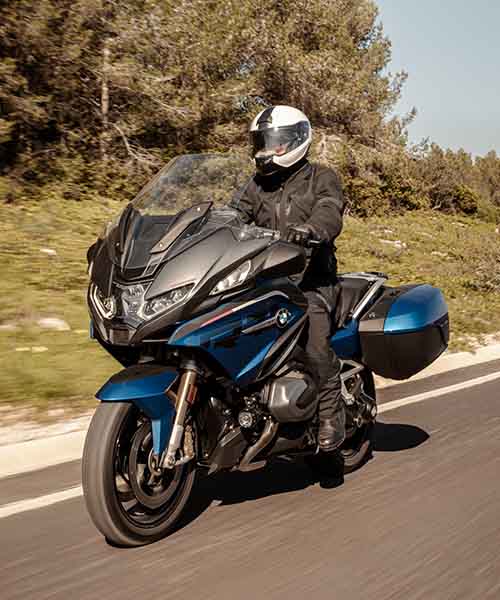 Location moto BMW R 1250 RT avec RENT A RIDE