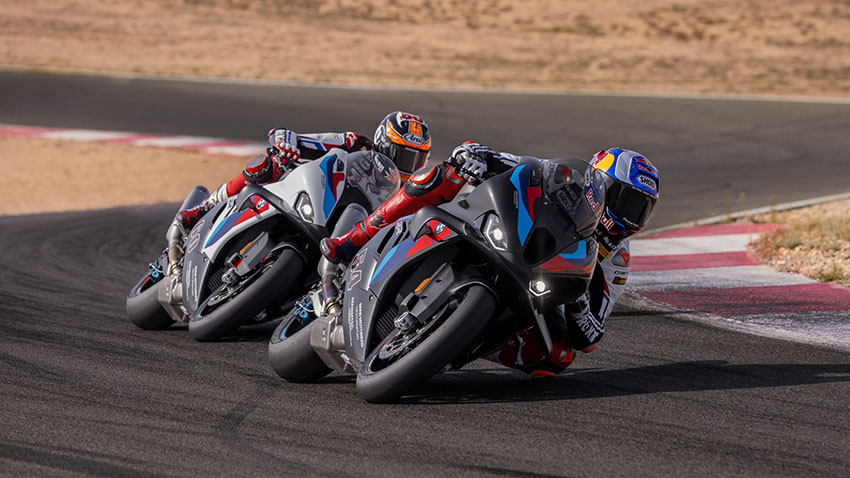 BMW M 1000 RR sur un circuit