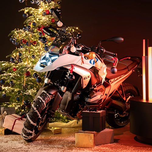 moto sous le sapin de noel