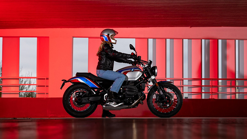 BMW R 12 Julie Wood