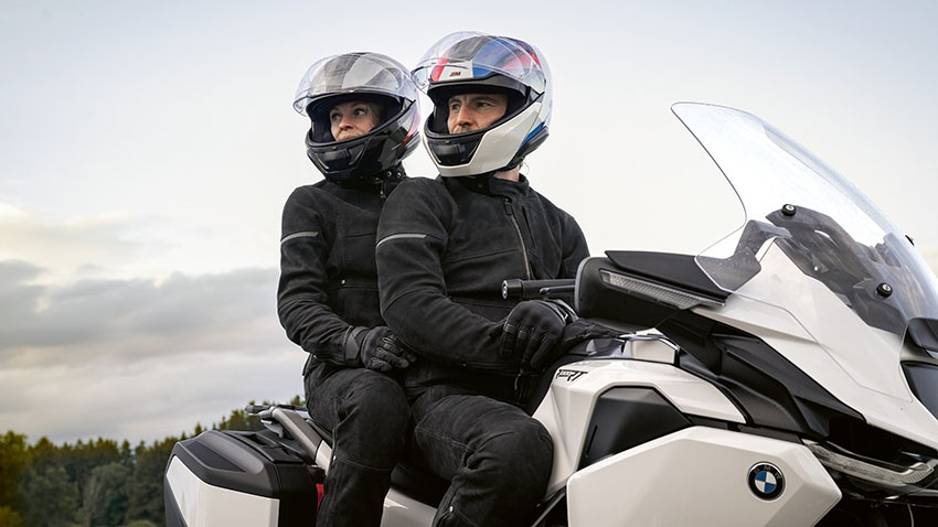 Equipement du pilote 2026 - Ensemble Furka et casque System 8