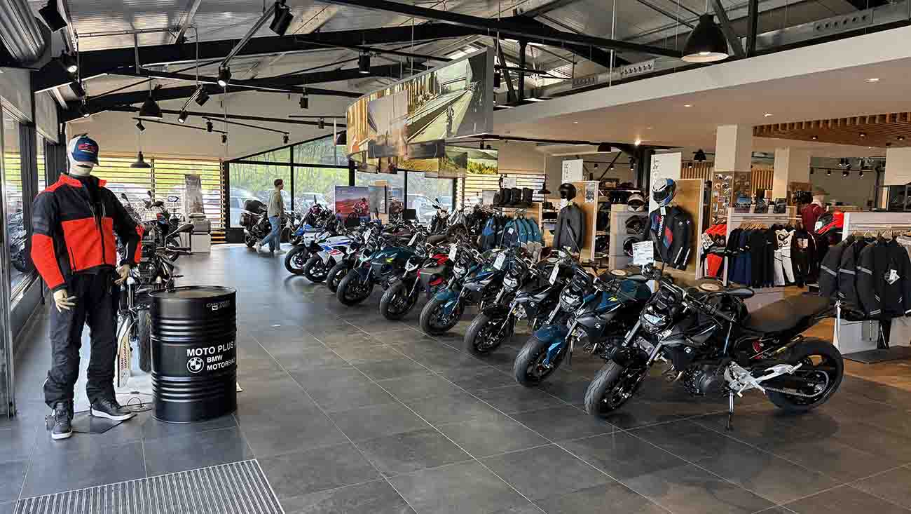 Intérieur de la concession BMW Motorrad Albi