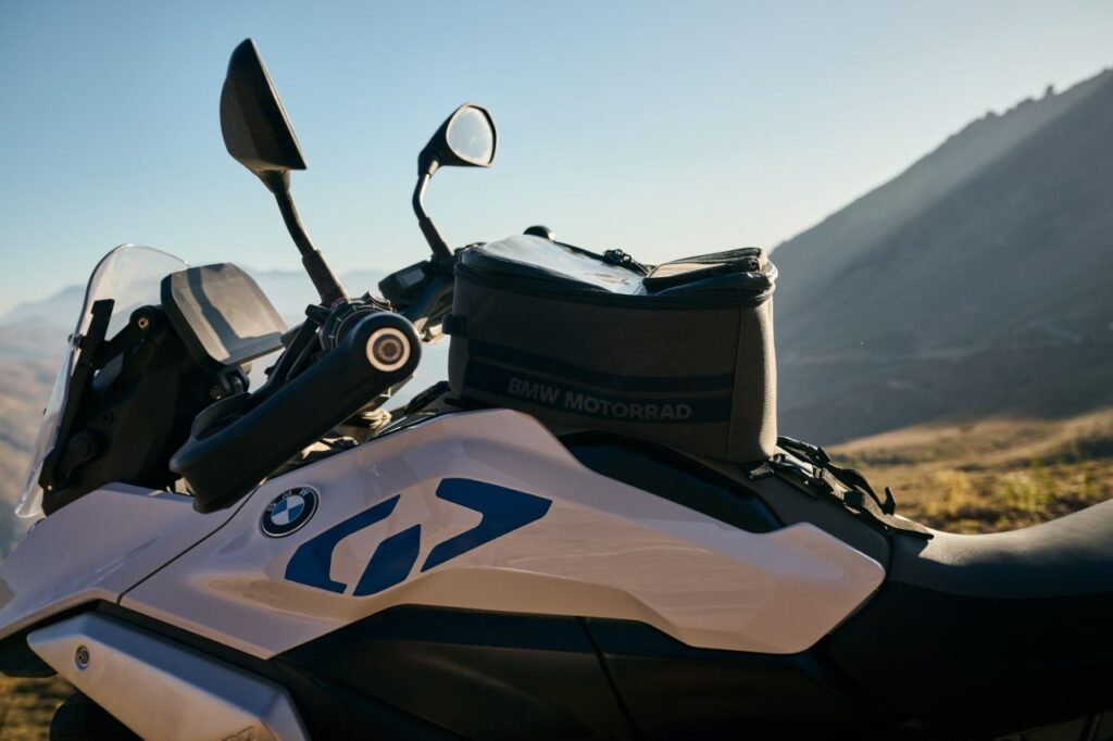 Quels équipements choisir pour voyager en moto bmw gs