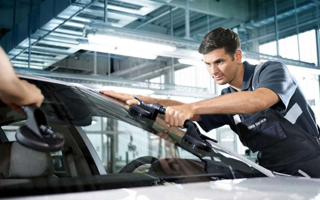 BÉNÉFICIEZ DE NOTRE EXPERTISE POUR LE REMPLACEMENT DE VOTRE PARE-BRISE.