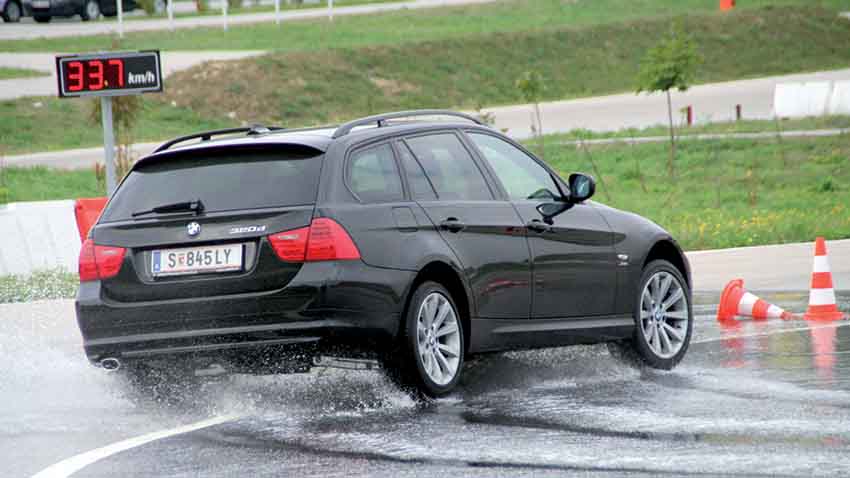 BMW xDrive sous la pluie