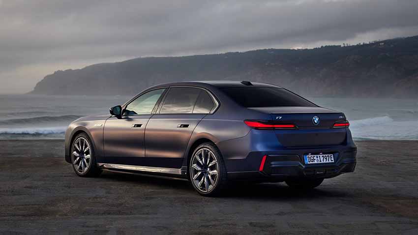 arrière BMW i7 M70 