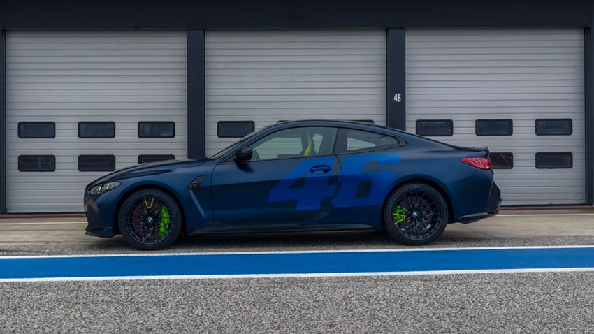 BMW M4 CS VR46 garée sur une piste