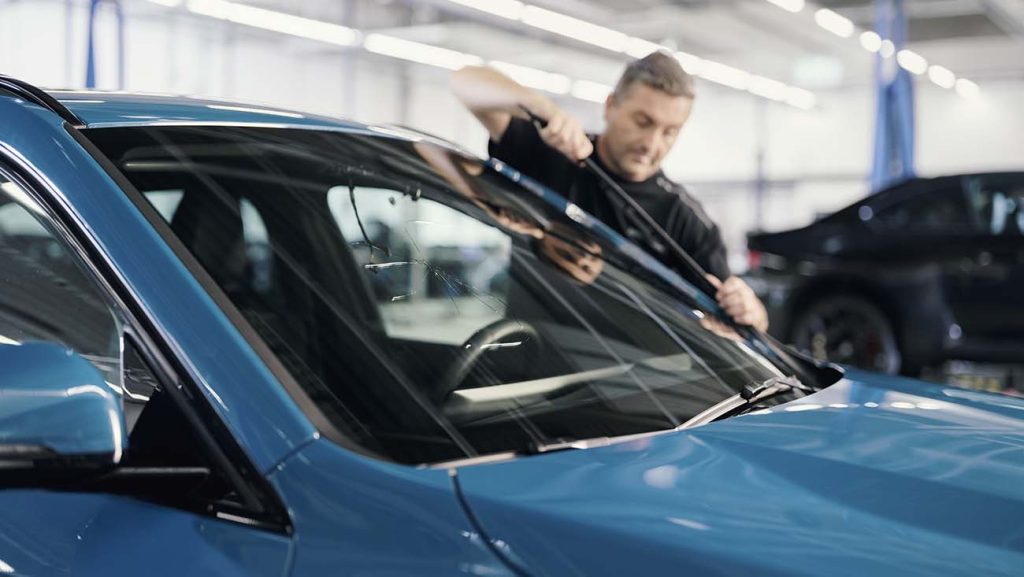 Entretien BMW remplacement d'un pare prise
