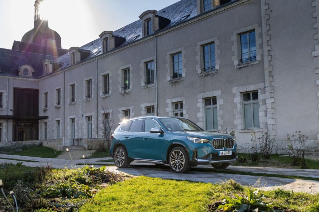 BMW X1 ou BMW iX1 lequel choisir ? 