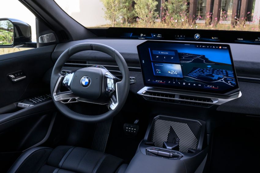 intérieur de la bmw ix3 avec le nouveau logo bmw