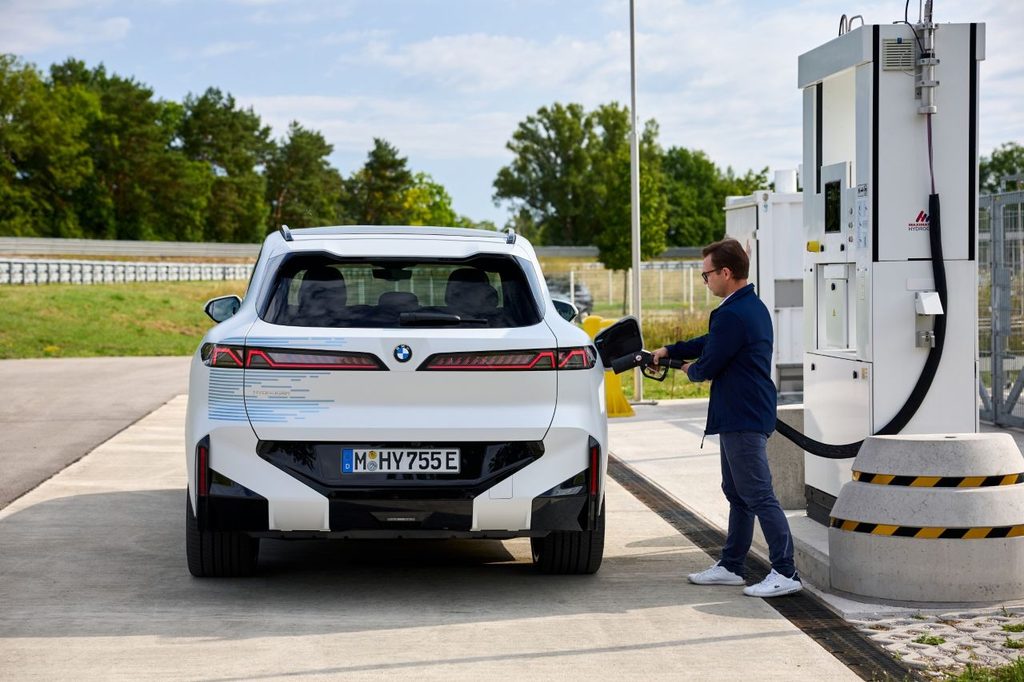 Ravitaillement de la BMW iX5 Hydrogen en moins de 5 minutes