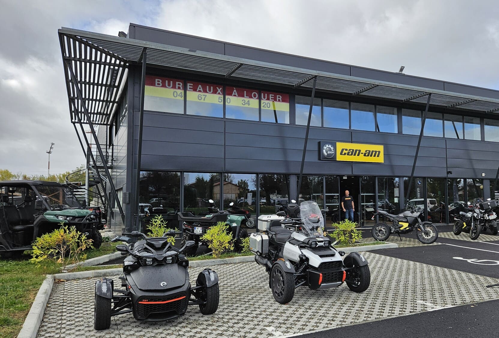 Devanture Concession Can-am à Toulouse-Labège