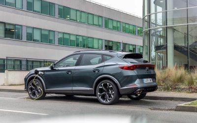 COMMENT FONCTIONNE LA RÉCUPÉRATION D’ÉNERGIE DANS LES MODÈLES HYBRIDES CUPRA ?