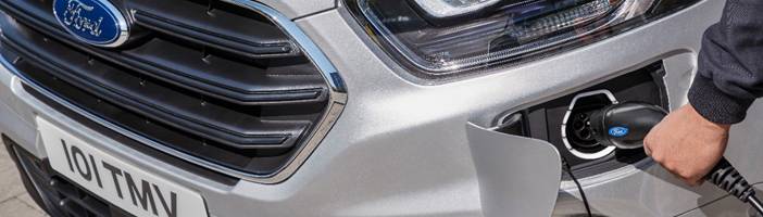 Transit Custom Plug-In Hybrid : Ford place le client au cœur de sa stratégie