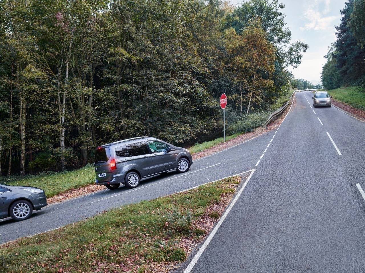 2017FordTourneoCourier_10-1 Tourneo Courier