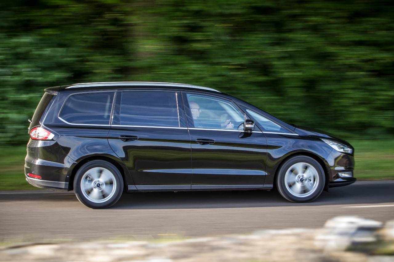 FordGalaxy_TitaniumManual180PS2-litreTDCiinPantherBlack_05-1 Ford Galaxy