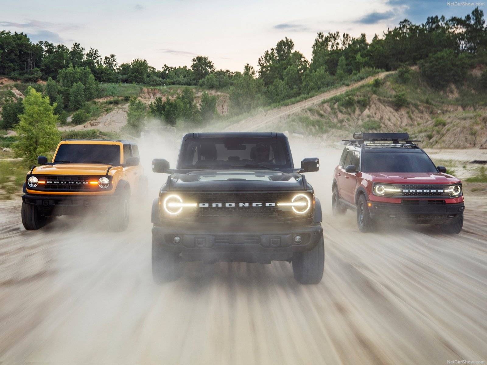 Ford-Bronco_2-door-2021-1600-11