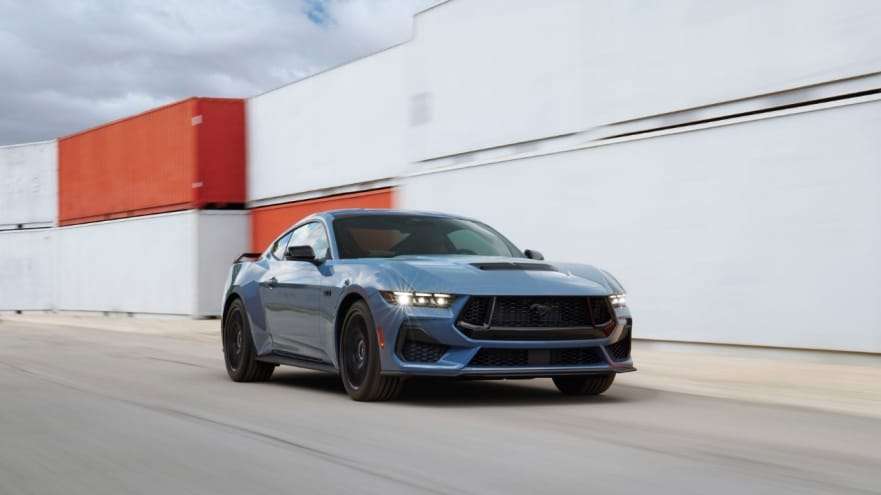 AVEC LA  MUSTANG, LA PLUS CÉLÈBRE DES PONY CARS PROGRESSE EN STYLE, EN PERFORMANCES ET EN CONNECTIVITÉ
