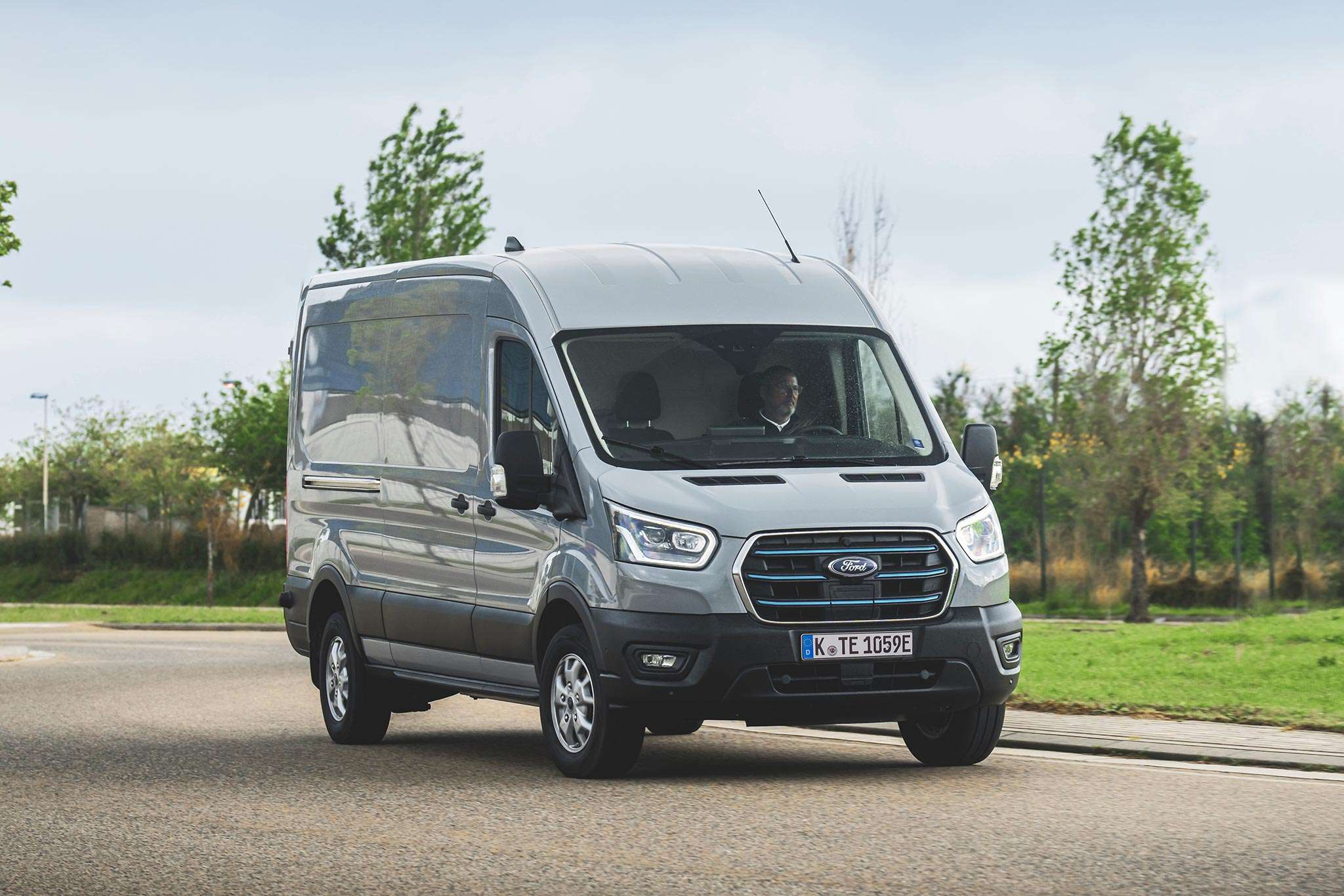 E-TRANSIT_GREY_MATTER_L3H2_350_06-LOW