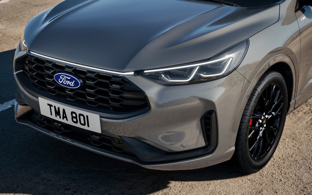 Découvrez pourquoi le Ford Kuga Pack Black séduit tant en 2025