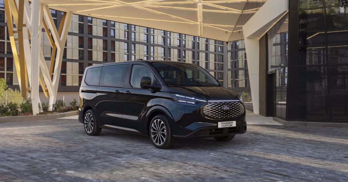 e-tourneo custom minibus électrique Du minibus électrique au minicar haute capacitée : Guide du transport de personnes (2026)