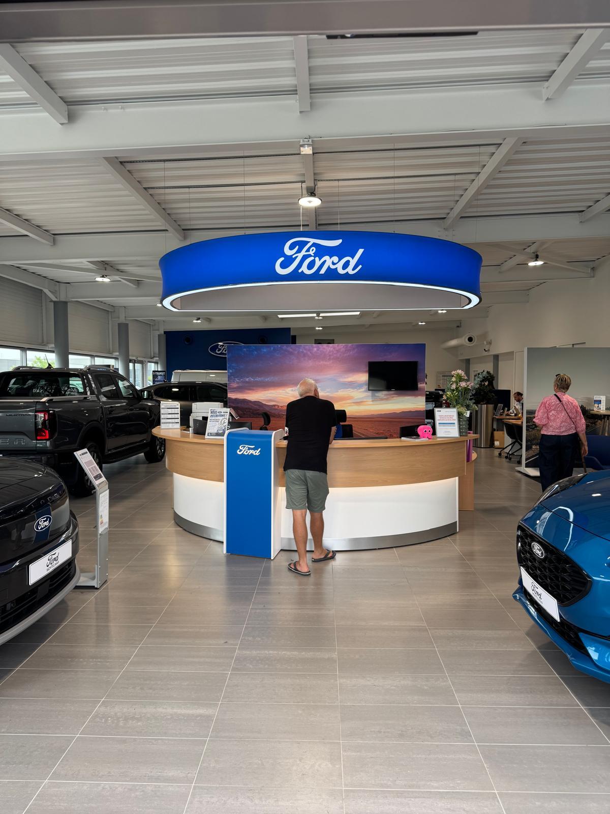 Ford Montélimar concession Drôme extérieur