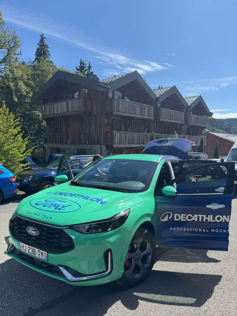  DECATHLON FORD RACING TEAM 