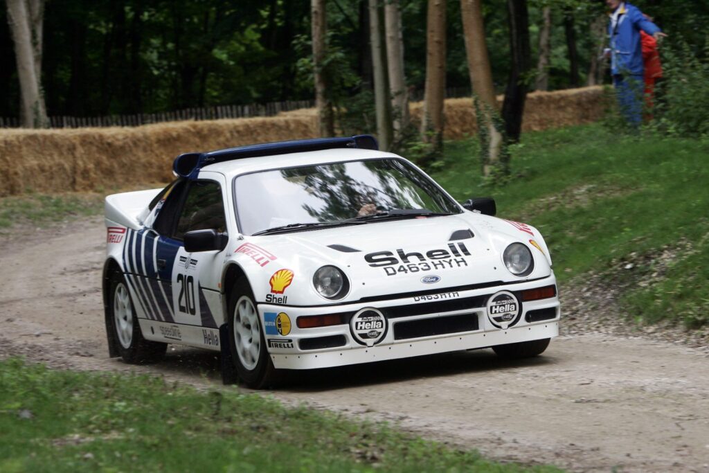 Ford RS200 Groupe B, voiture de rallye Ford à moteur central