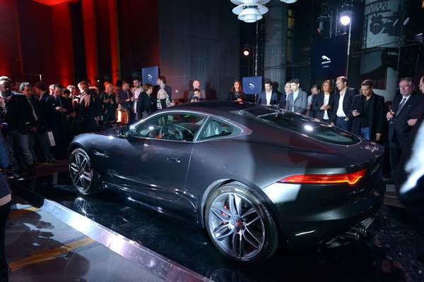 LA NOUVELLE JAGUAR F-TYPE COUPÉ ARRIVE EN FRANCE  (9)