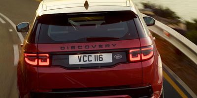 NOUVEAU DISCOVERY SPORT : TOUJOURS PLUS D’ÉQUIPEMENTS POUR VOS AVENTURES EN FAMILLE