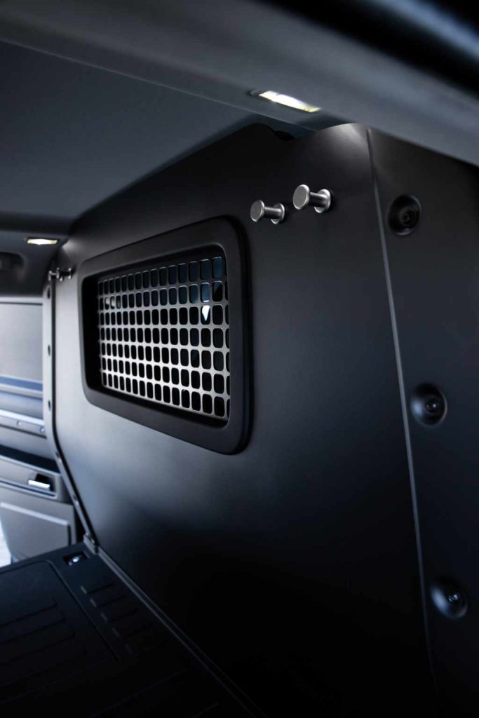 Pourquoi choisir un Defender Hard Top pour votre activité professionnelle ? 6 defender utilitaire 2025 Pourquoi choisir un Defender Hard Top pour votre activité professionnelle ? 5 defender utilitaire 2025