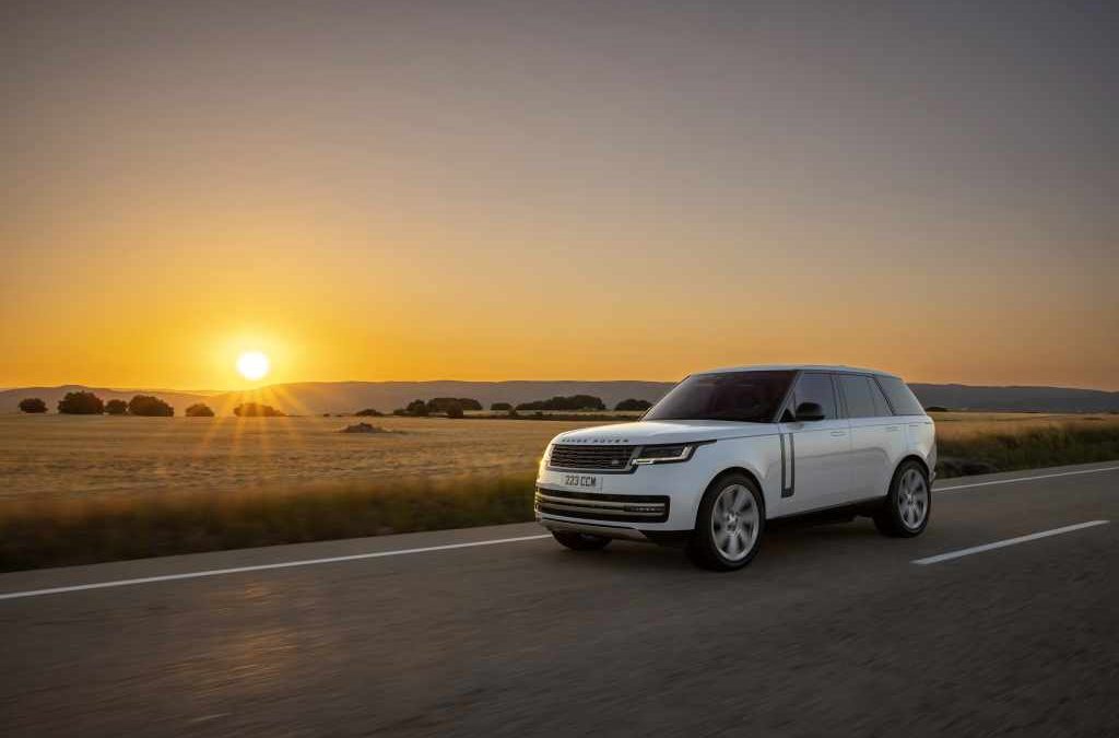 Pourquoi le Range Rover reste la référence du SUV de luxe depuis plus de 50 ans ?