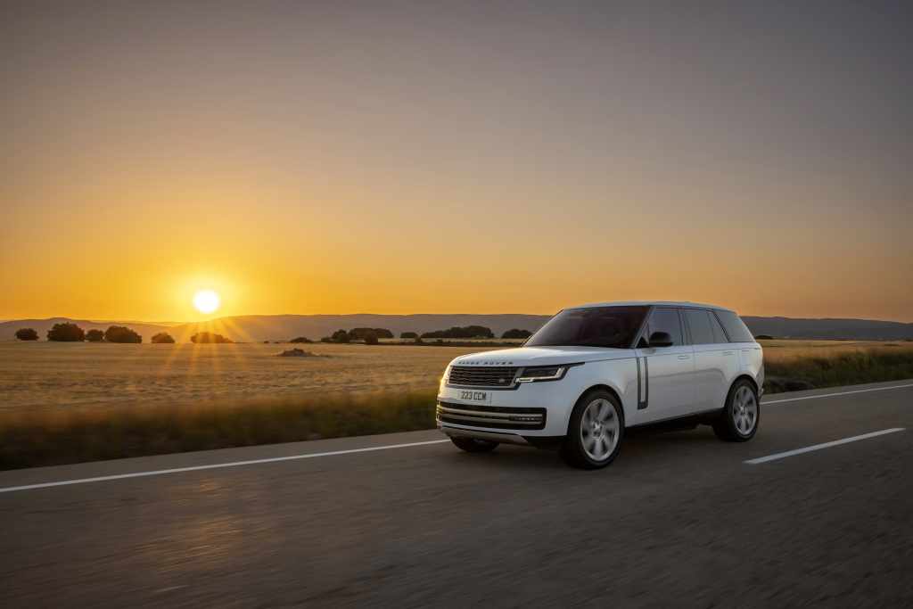 Pourquoi le Range Rover reste la référence du SUV de luxe depuis plus de 50 ans ?
