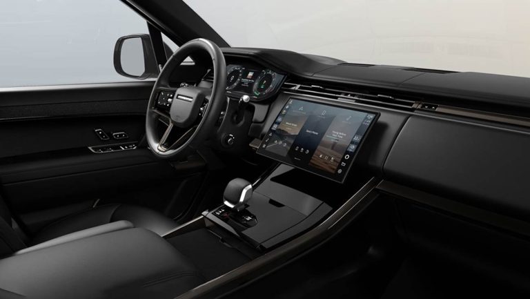 Rejoignez l’univers Range Rover… avec 10 000 € d’aide à la reprise ! 4 slider range rover Rejoignez l’univers Range Rover… avec 10 000 € d’aide à la reprise !