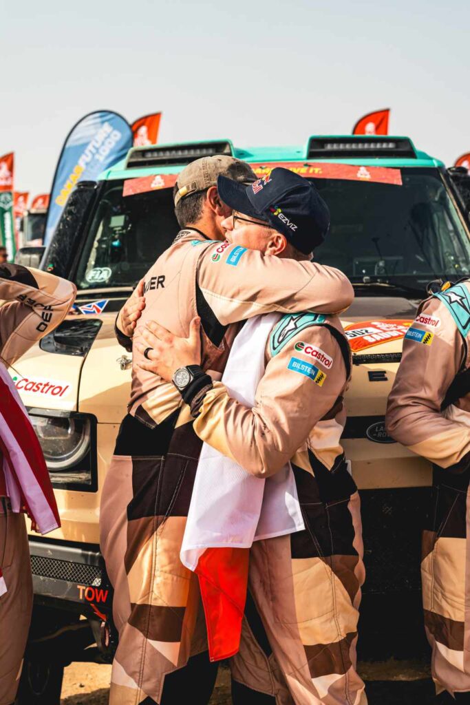 DEFENDER RALLY ENTRE DANS L’HISTOIRE AVEC UNE VICTOIRE DÈS SA PREMIÈRE PARTICIPATION AU DAKAR 1 defender rally dakar DEFENDER RALLY ENTRE DANS L’HISTOIRE AVEC UNE VICTOIRE DÈS SA PREMIÈRE PARTICIPATION AU DAKAR 1 defender rally dakar