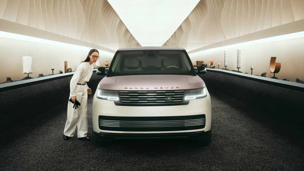 MILAN DESIGN WEEK 2026 : RANGE ROVER PRÉSENTE « TRACES »