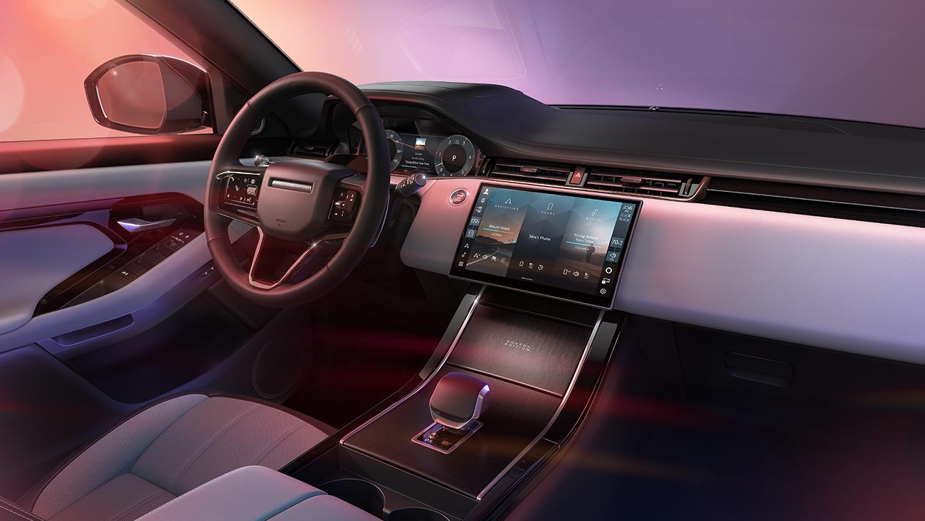 Notre sélection de SUV d’exception : faible kilométrage et garantie constructeur 3 ans 2 interieur range rover evoque