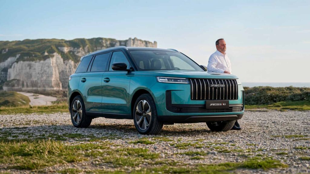 jean reno ambassadeur omoda jaecoo