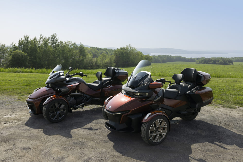 Can-Am Spyder 2026 Mars Red