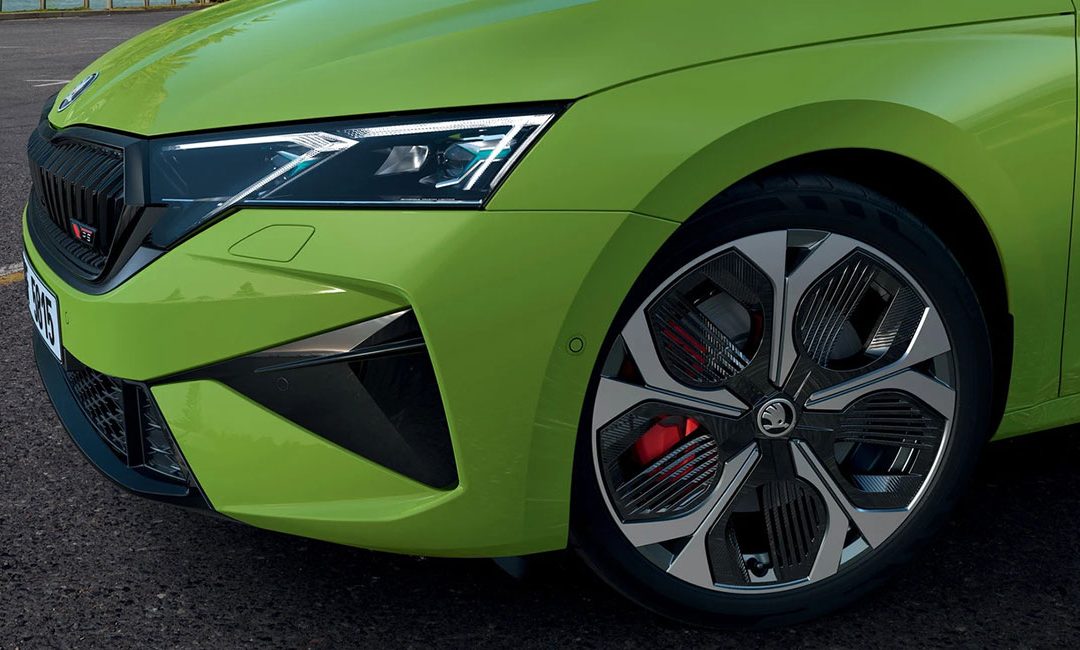 ŠKODA OCTAVIA RS : LA COMPACTE SPORTIVE QUI ALLIE PERFORMANCE ET POLYVALENCE