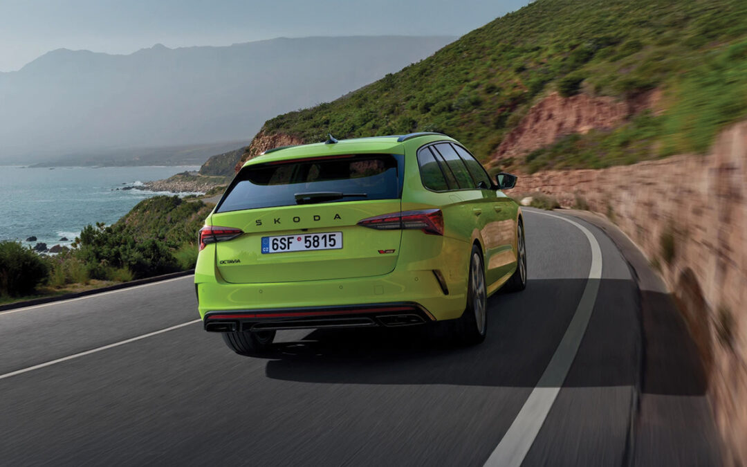 ŠKODA OCTAVIA COMBI RS : PUISSANCE, STYLE ET POLYVALENCE