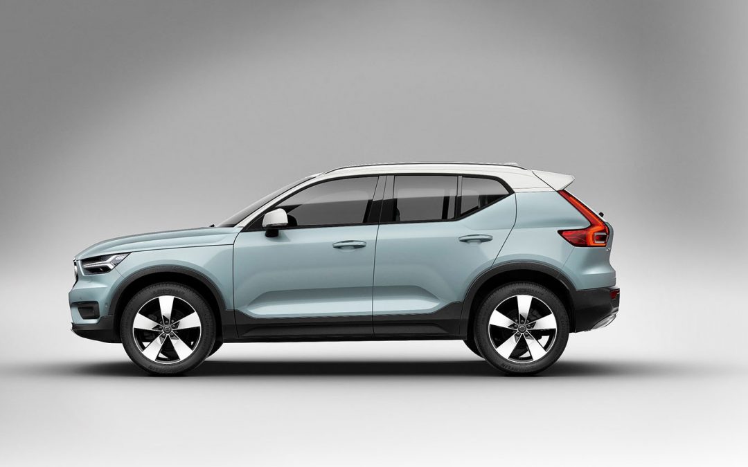 VOLVO XC40 MOMENTUM À PARTIR DE 360 €/MOIS