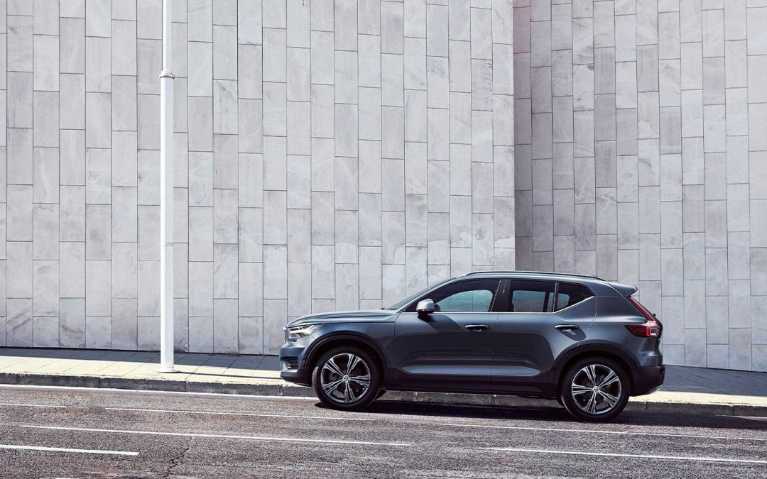 3 VOLVO XC 40 THERMIQUES  A PRIX SACRIFIES ET DISPONIBLE immédiatement  + GARANTIE 3 ANS OFFERTE