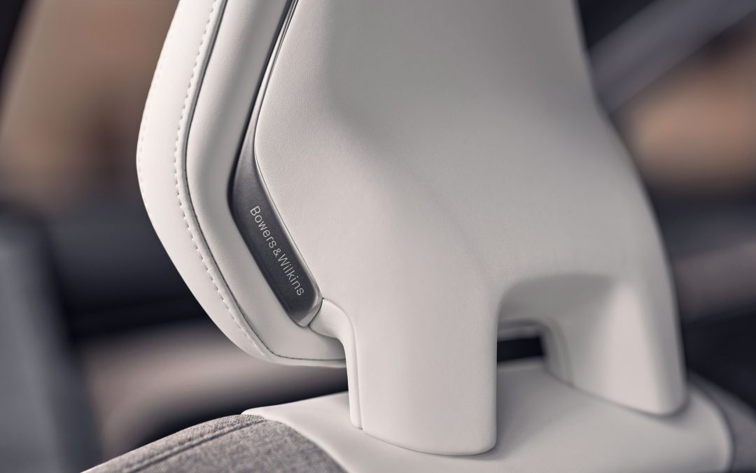 Le nouveau SUV tout électrique Volvo EX90 allie expérience sonore immersive et design haut de gamme