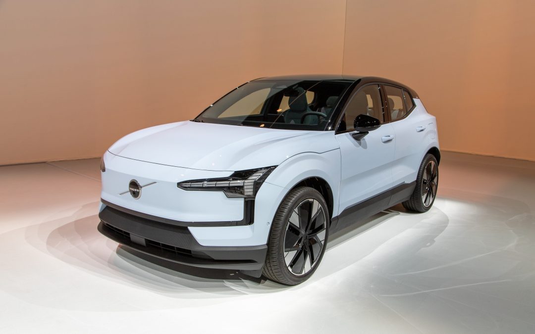 Les modèles Volvo EX90 et Volvo EX30 dévoilés au Studio Éphémère Volvo