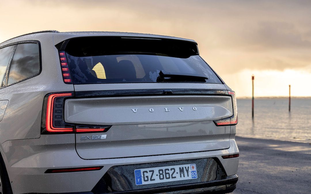 Comment changer les balais d&rsquo;essuie-glaces Volvo ? Guide pratique