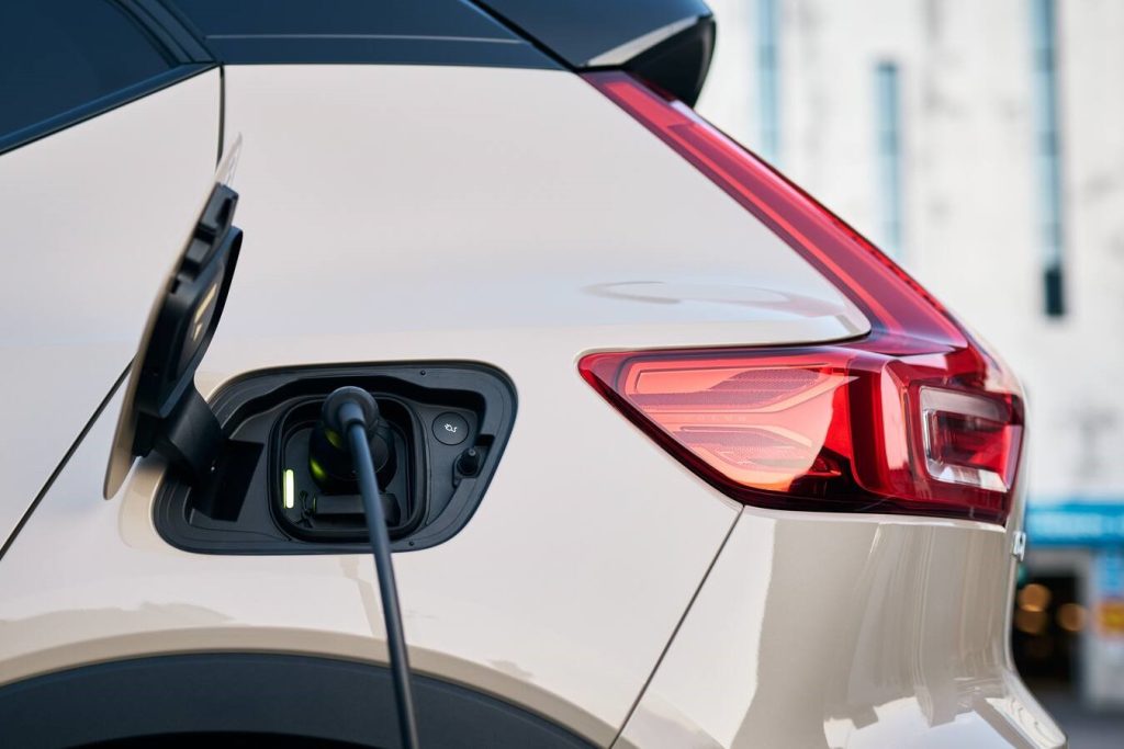 mise à jour volvo recharge