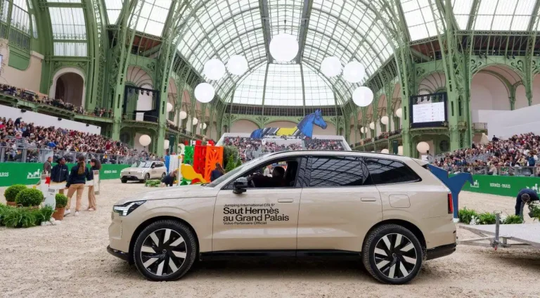 Volvo Car France est le partenaire du Saut Hermès au Grand Palais 2025