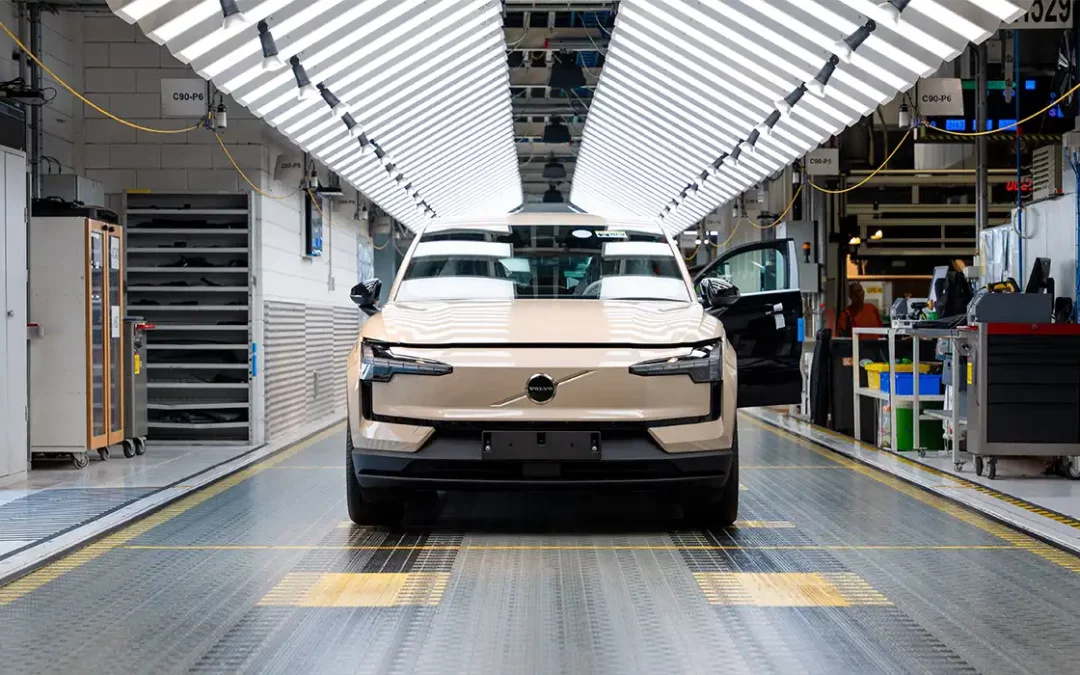 Volvo Cars lance la production en Europe de du Volvo EX30, son SUV électrique à succès