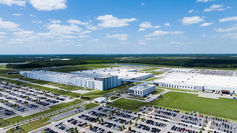 Volvo Cars intègre la production de son best-seller mondial, le Volvo XC60, dans son usine américaine